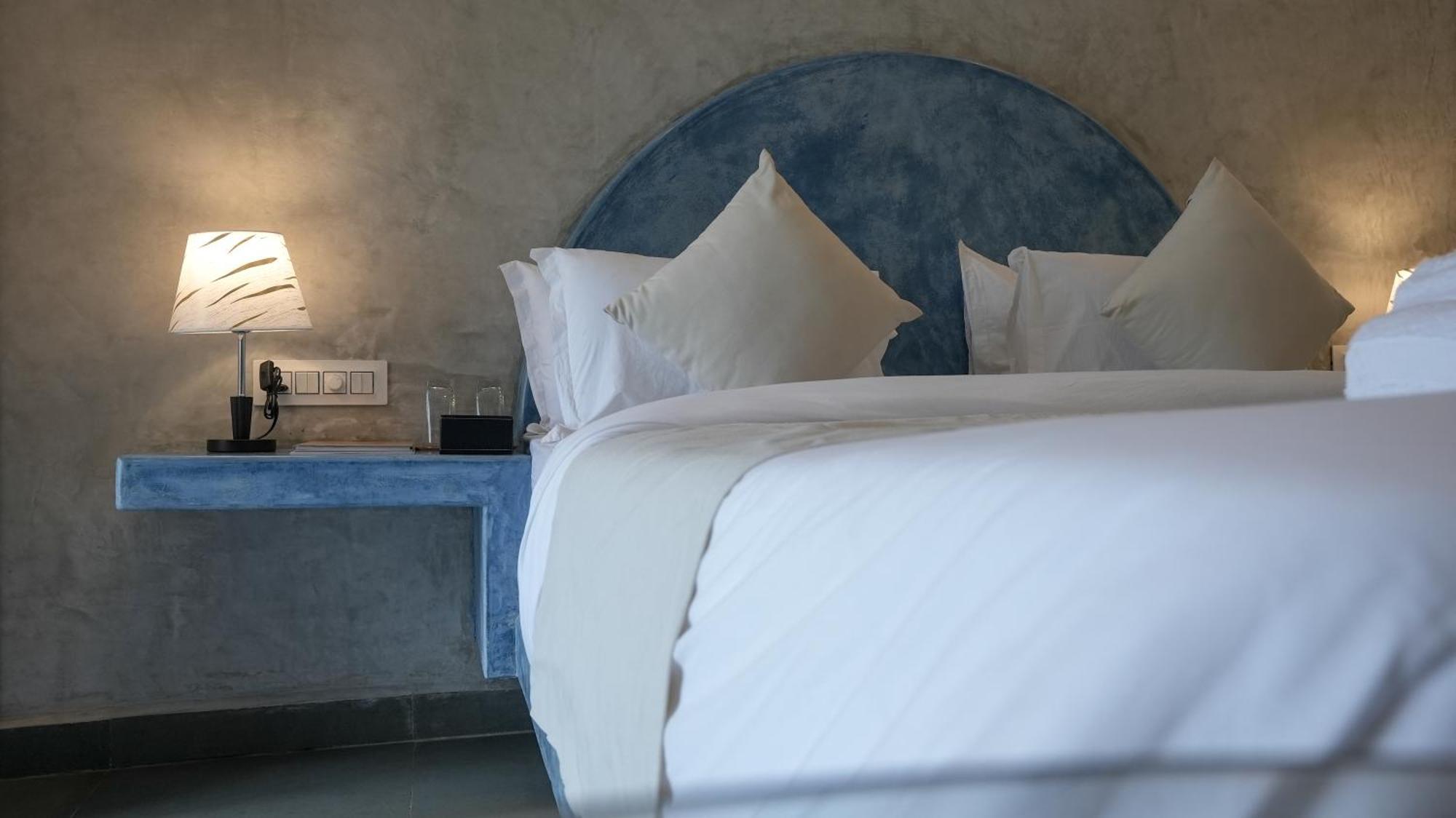 Whiteflower Resort Morjim Bagian luar foto