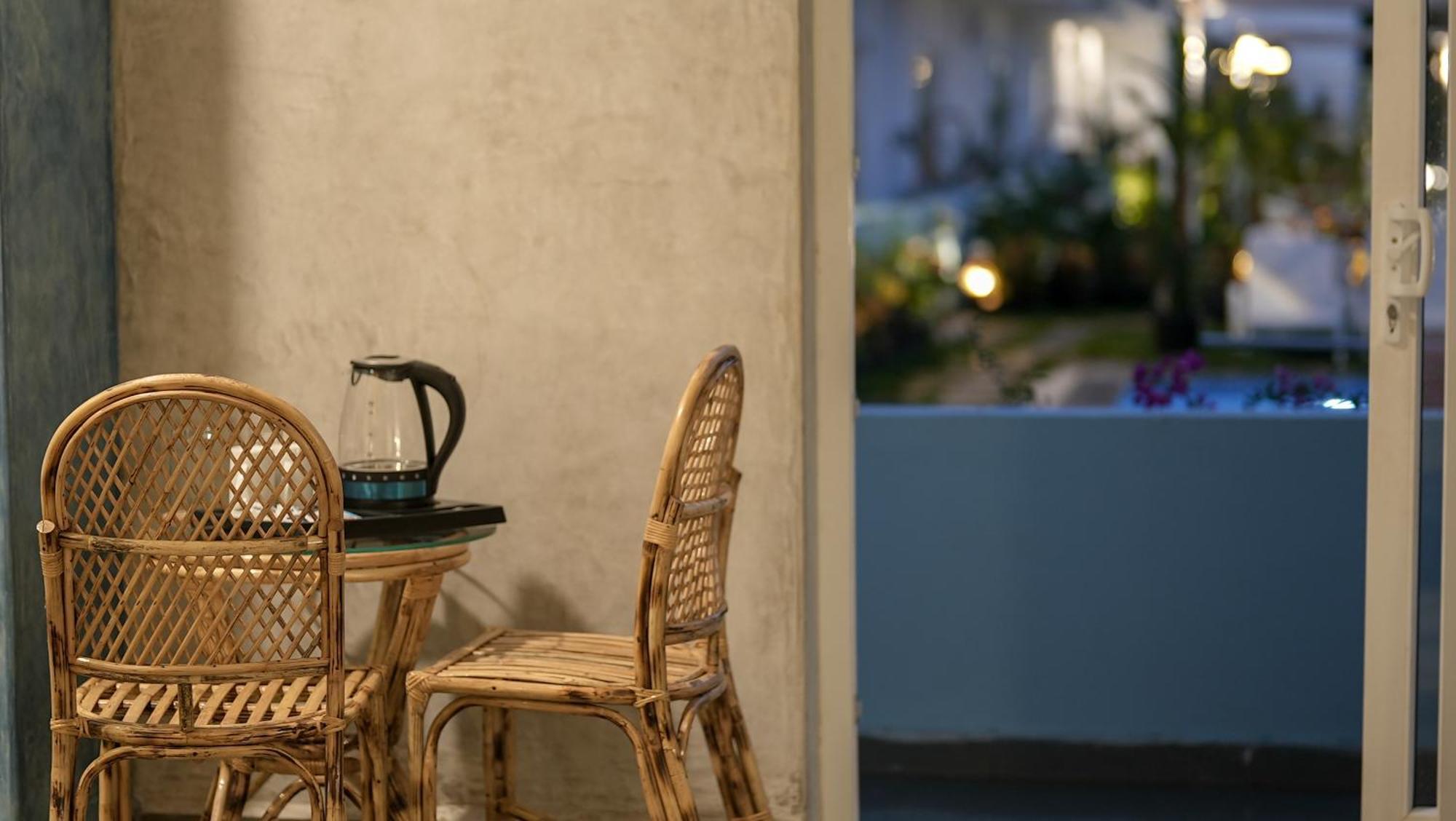 Whiteflower Resort Morjim Bagian luar foto