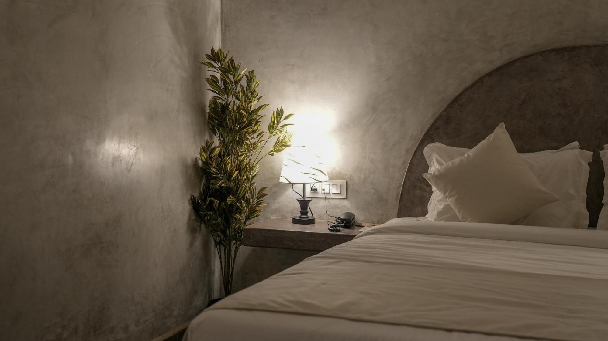 Whiteflower Resort Morjim Bagian luar foto