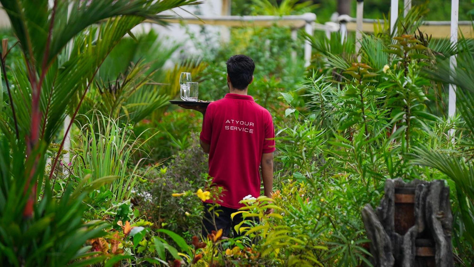 Whiteflower Resort Morjim Bagian luar foto